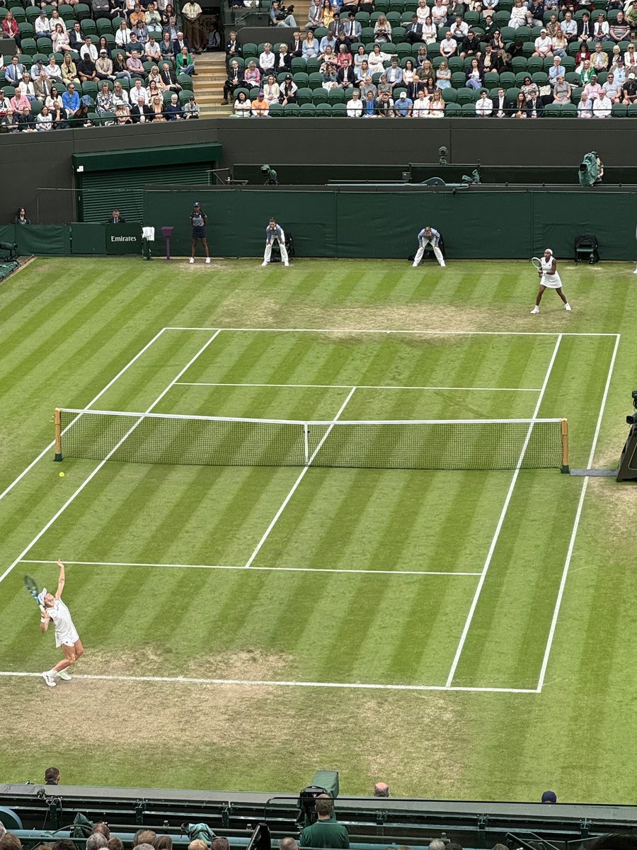 yrosebowry's tweet photo. Wimbledon 🎾 @ljbeala https://t.co/tPJGAyMOpe