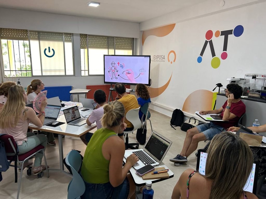 ➡️El #CEFIREAlcoi desenvolupa un taller per a docents, sobre situacions d’aprenentatge dissenyades per a l’Aula Transformadora. El taller s’ha centrat en explorar diverses tècniques i metodologies per a integrar la tecnologia de manera efectiva en l’aula.