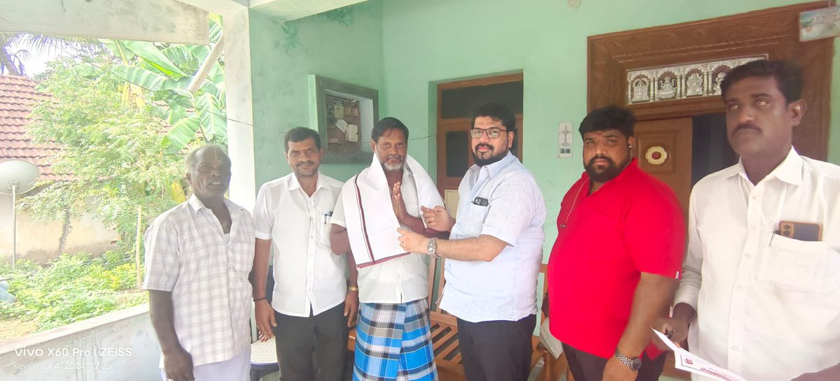 VanavilVijay's tweet photo. *விக்ரவாண்டி இடைத்தேர்தல்-2024*
மாவட்ட கழக செயலாளர்/மாண்புமிகு அமைச்சர் @PKSekarbabu அவர்களின் அறிவுறுத்தலின்பேரில் @studentwingCE ஒதுக்கப்பட்ட பாகம்-231ல் என்னுடன் பணியாற்றிய மாணவரணி நிர்வாகிகள் அனைவருக்கும் நெஞ்சார்ந்த நன்றிகள் 🙏🏽🙏🏽

 #VikravandiByeElection https://t.co/bRRlEU2vDJ