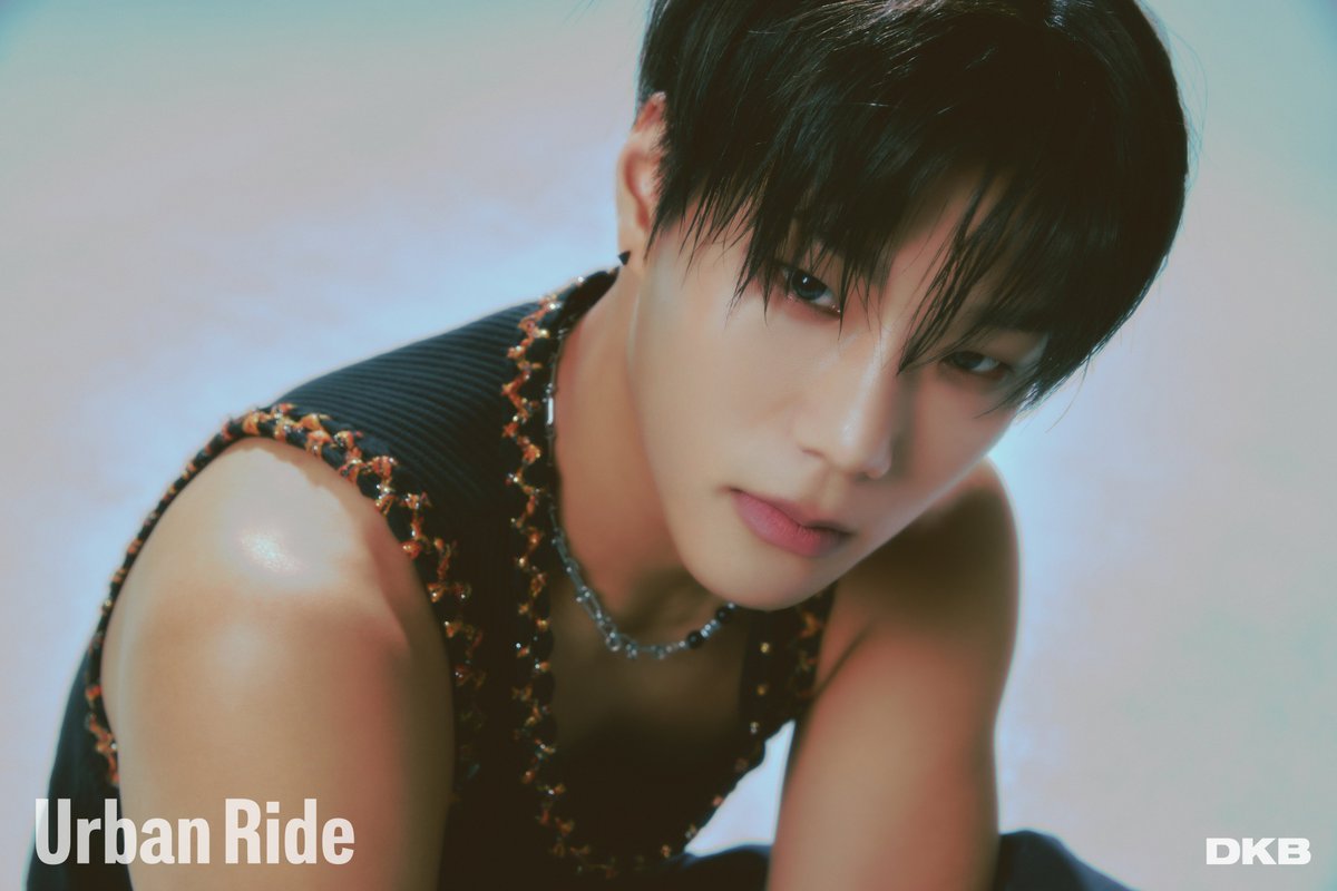 Junseo black hair??? I CANNOT!! #준서 #JUNSEO #다크비 #DKB