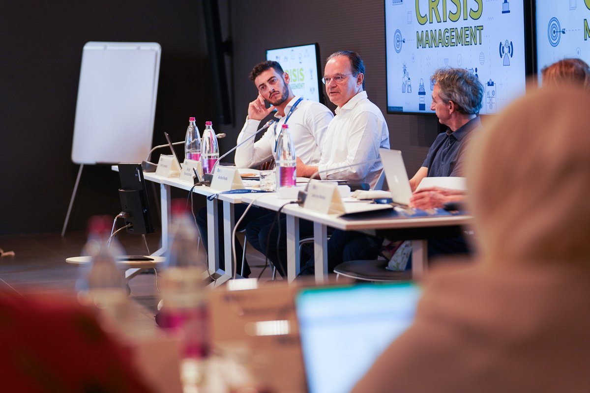 School of Transnational Governance (@stgeui) on Twitter photo 👏 Thanks to scientific coordinator <a href="/profAndreaRenda/">Andrea Renda</a>, Liva Snike & our lineup of 1️⃣1️⃣ speakers:
🎤 <a href="/cameranashraf/">Cameran Ashraf, Ph.D. | کامران اشرف</a>, <a href="/HirokiHabuka_en/">Hiroki Habuka</a>, <a href="/ThuridHustedt/">Thurid Hustedt</a>, <a href="/DimLorenzani/">Dimitri Lorenzani</a>, Natalie Maroun, <a href="/Gianlucamisu/">Gianluca Misuraca</a>, Olaf Osica, <a href="/gpapak/">Papaconstantinou G</a>, Raffaella Saporito, Alexandrina Soldatenko, <a href="/Lieve_58/">Lieve Van Woensel</a>. 👏 Thanks to scientific coordinator <a href="/profAndreaRenda/">Andrea Renda</a>, Liva Snike & our lineup of 1️⃣1️⃣ speakers:
🎤 <a href="/cameranashraf/">Cameran Ashraf, Ph.D. | کامران اشرف</a>, <a href="/HirokiHabuka_en/">Hiroki Habuka</a>, <a href="/ThuridHustedt/">Thurid Hustedt</a>, <a href="/DimLorenzani/">Dimitri Lorenzani</a>, Natalie Maroun, <a href="/Gianlucamisu/">Gianluca Misuraca</a>, Olaf Osica, <a href="/gpapak/">Papaconstantinou G</a>, Raffaella Saporito, Alexandrina Soldatenko, <a href="/Lieve_58/">Lieve Van Woensel</a>.