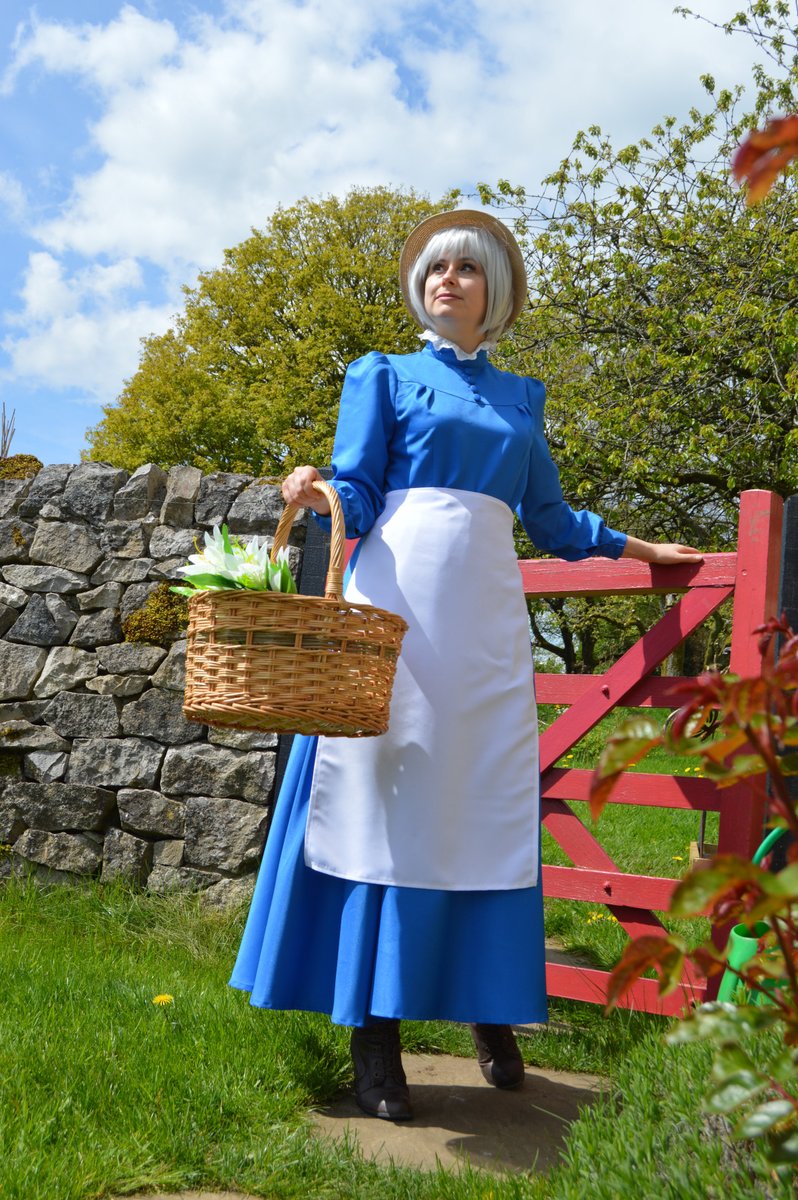 Sophie Hatter

Had the joy of doing a huge photoshoot with friends recently. This gorgeous photo was taken by Racerabbit.

#sophiehatter #howlsmovingcastle #ghiblicosplay