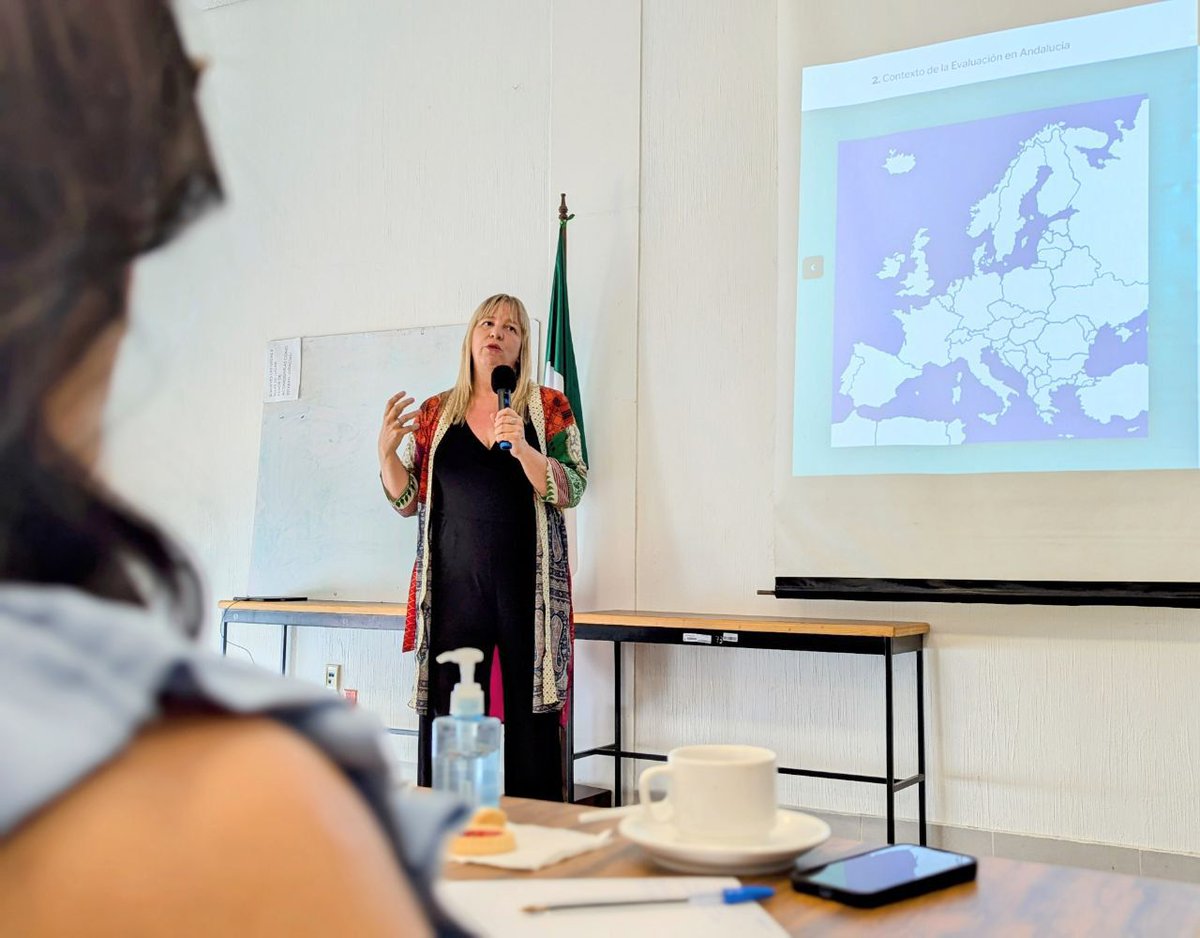 📸<a href="/NuriaBolanos/">Nuria Bolaños</a> y Ana Serrano, empleadas públicas de la <a href="/AndaluciaJunta/">Junta de Andalucía</a>, compartieron sus experiencias sobre la Evaluación de Políticas Públicas del <a href="/IAAPJunta/">IAAP Junta Andalucía</a> en Jalisco, México 🇲🇽, ante personal técnico de varios países Latinoamericanos 🌎