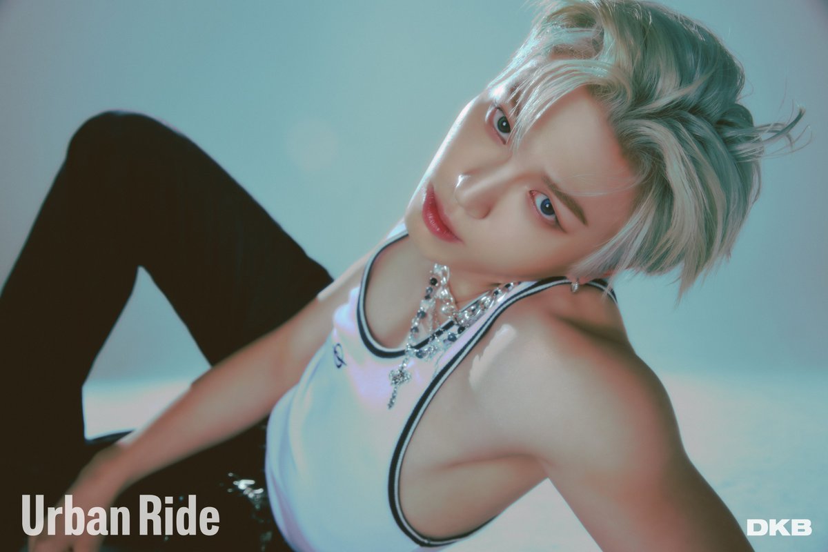 DKB_BRAVE's tweet photo. DKB the 8th Mini Album
[𝐔𝐫𝐛𝐚𝐧 𝐑𝐢𝐝𝐞]

𝘊𝘖𝘕𝘊𝘌𝘗𝘛 𝘗𝘏𝘖𝘛𝘖 𝙐𝙧𝙗𝙖𝙣 𝙫𝙚𝙧.
#희찬 #HEECHAN

2024.07.17. 6PM (KST)

#다크비 #DKB #UrbanRide #FlirtingX
#20240717_6PM https://t.co/Bzp10Gj60w