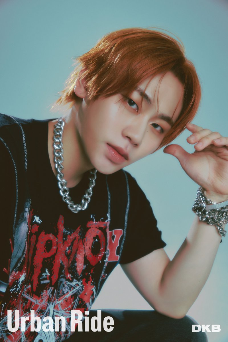 DKB_BRAVE's tweet photo. DKB the 8th Mini Album
[𝐔𝐫𝐛𝐚𝐧 𝐑𝐢𝐝𝐞]

𝘊𝘖𝘕𝘊𝘌𝘗𝘛 𝘗𝘏𝘖𝘛𝘖 𝙐𝙧𝙗𝙖𝙣 𝙫𝙚𝙧.
#GK #지케이

2024.07.17. 6PM (KST)

#다크비 #DKB #UrbanRide #FlirtingX
#20240717_6PM https://t.co/4HxND42dQd