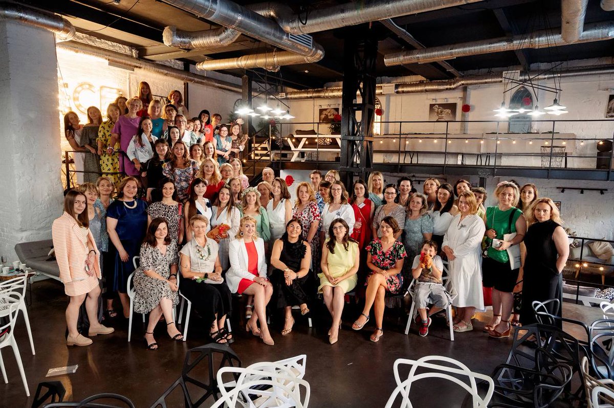 Icareer_Global's tweet photo. А у нас случился первый очный корпоратив😍🥳

В этом году нашей школе исполнилось 8 лет — все это время мы делаем лучшую работу в мире — готовим карьерных профессионалов и специалистов, чтобы в мире становилось больше людей, которые счастливы на своей работе!

Спасибо каждому! ♥️