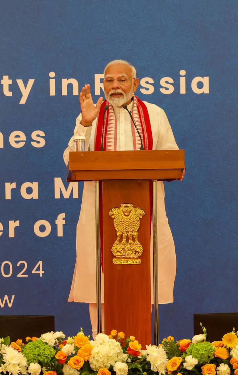 ikaushaldave's tweet photo. PM Shri @narendramodi ji met with the Indian diaspora in Russia today, enhancing the ties within our global family. https://t.co/MfnS4IJPUT