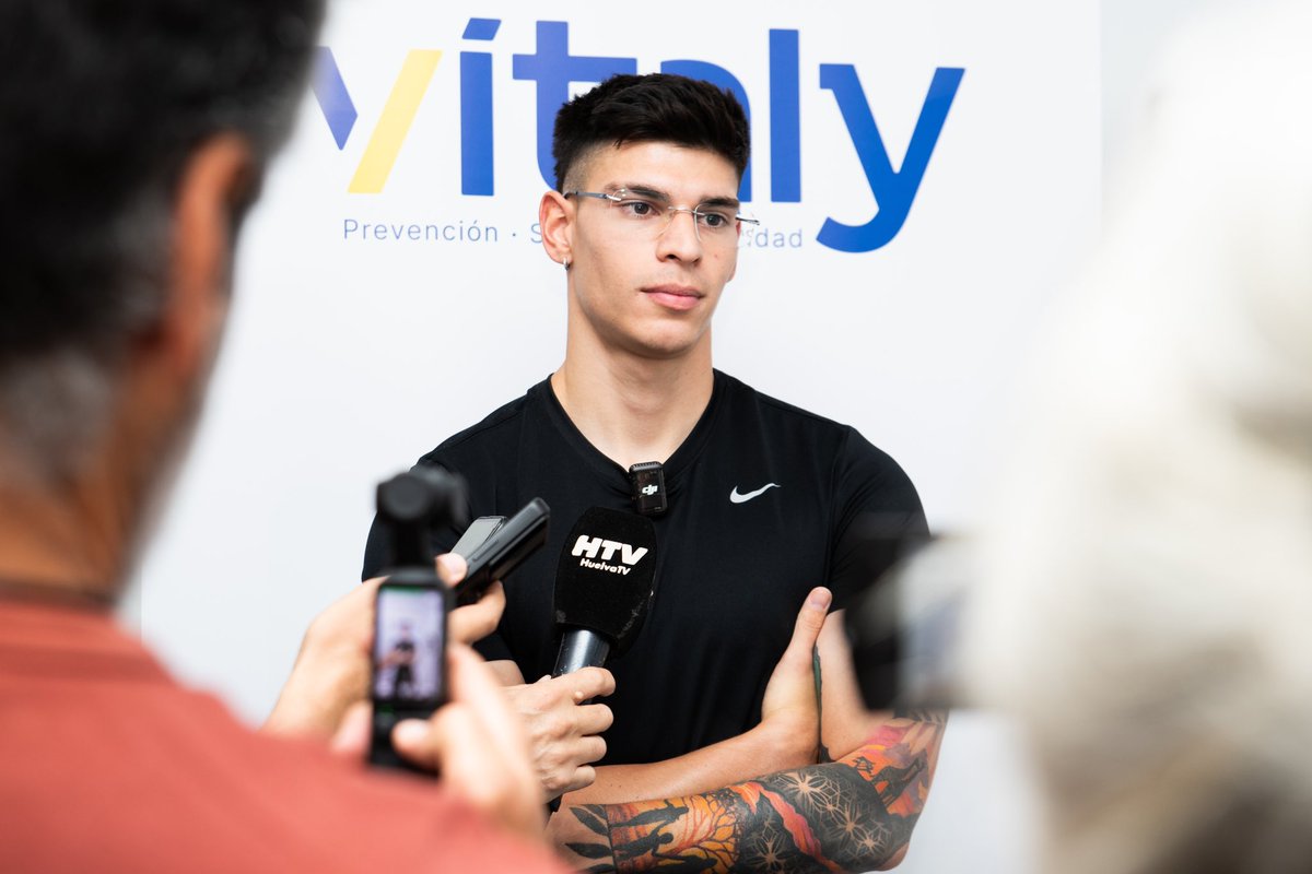 👋🏻 ¡Buenos días, recreativistas! 💙

🩺 Comenzamos la mañana con los primeros reconocimientos médicos. 

🔵 En el día de hoy se le estarán realizando las pertinentes pruebas en el Centro Vitaly a los siguientes futbolistas: Rubén Gálvez, Rubén Serrano, Guillermo Centurión, Carlos