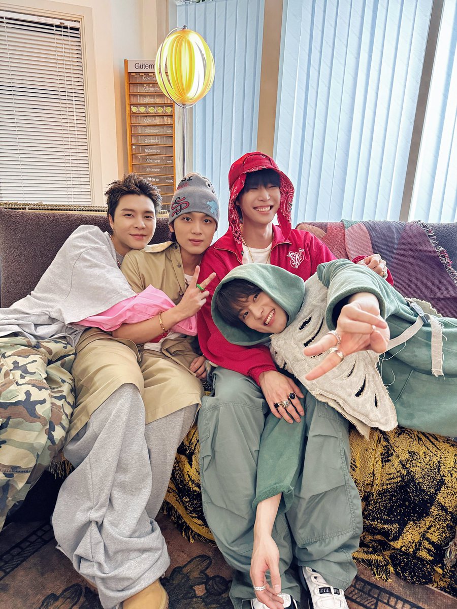 johndo and their cute kiddos 🥹