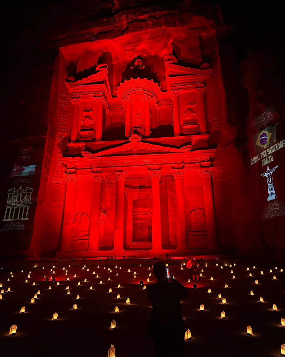 في الذكرى 17 لاختيارها من #عجائب_الدنيا #البترا تُذهل العالم بإضاءة معالمها