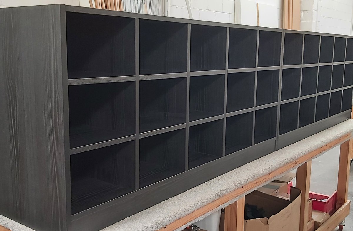 BasicallyTrade's tweet photo. EGGER U999 ST19 grained Black MFC was used to create these smart base unit shoe storage seating cabinets.  Using Lamello Divario's so no seen fittings.  Designed by you, manufactured by us.   #shoestorage #eggeruk #bespokecabinets https://t.co/vQFvsbwI2c