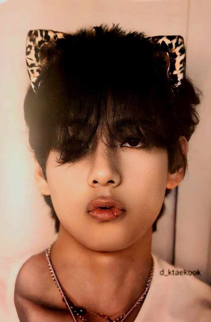 taehyung lips (@kthprettylips) on Twitter photo 