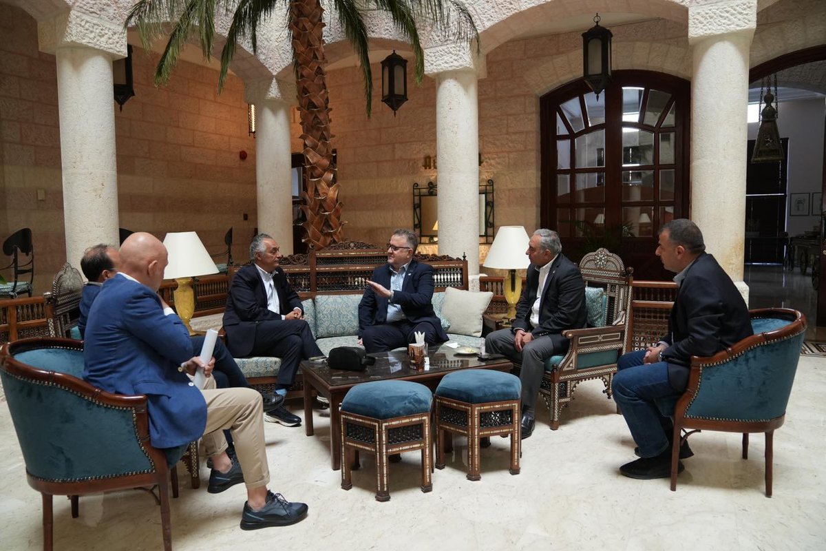 بدعوة من #سلطة_إقليم_البترا_التنموي_السياحي ، زار #مدينة_البترا_الأثرية يوم السبت #وزير_السياحة_والآثار #مكرم_القيسي وعدد من سفراء #الدول_الأجنبية التي تعتبر من #الأسواق الرئيسية للسياحة إلى #الأردن، ومدير منظمة عجائب الدنيا السبع الجديدة جون بول دي لا فونتي.