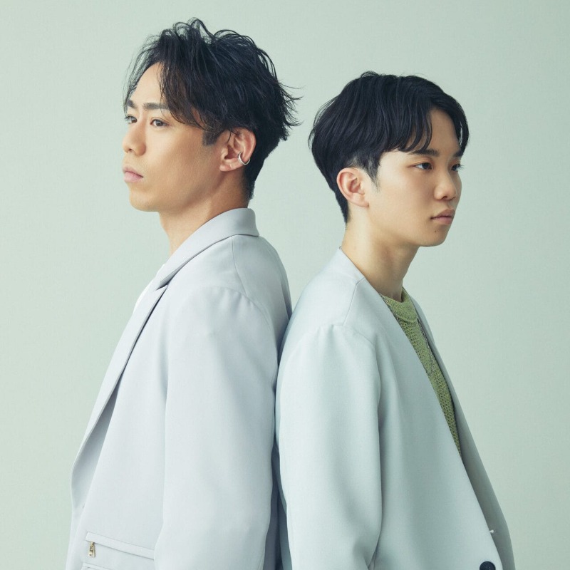 nonno_staff's tweet photo. 発売中の #nonno7・8月合併号 から #高橋大輔 さん× #友野一希 さんの対談をお届け。
今回は『滑走屋』での共闘と生まれた絆。
座長・高橋さんと、それを支えた友野さんの振り返りトーク。
構想、初演後に流した涙の理由、「Halston」の雨の演出、二人が対峙したシーンなど…https://t.co/EiUQNwdRJ9