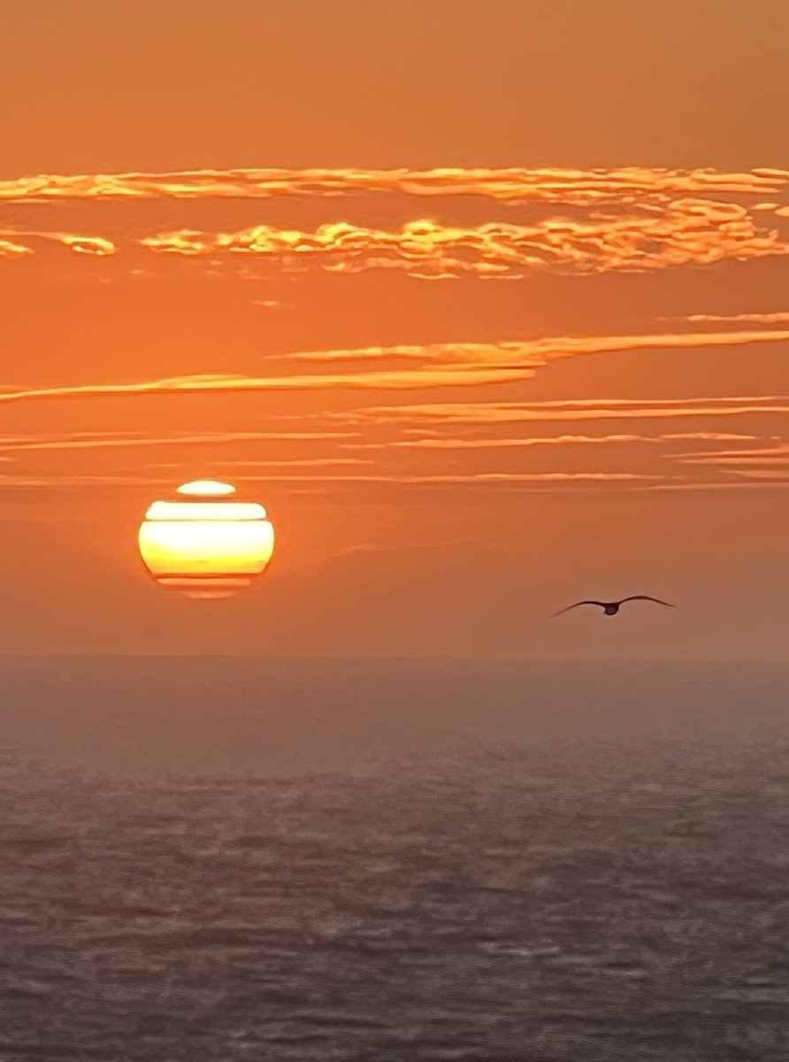 BarryFinney's tweet photo. Newquay at Sunset…….. https://t.co/qQYFbMtDop