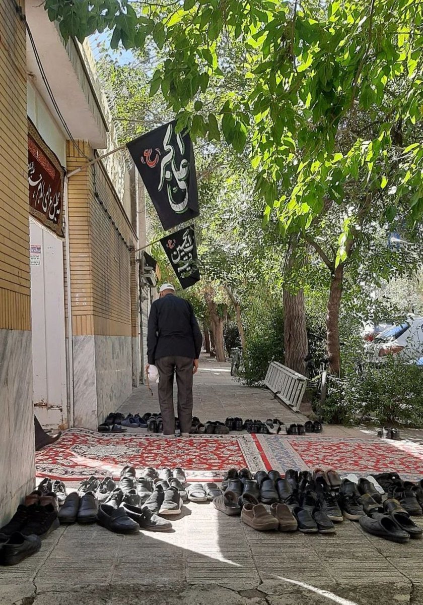 Missaadaatt's tweet image. آقای مجتهدی فرمودند که وقتی میخواهید برید روضه اگر از شما سوال کردند که کجا می خواهید بروید؟ بگویید می خواهیم برویم کربلا.
"روضه های صبح زود"