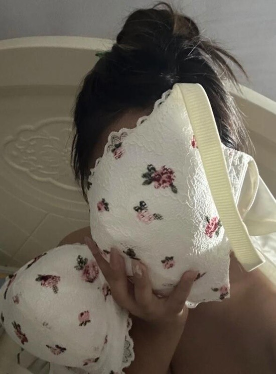 karissa_slut's tweet photo. 好有对比感 https://t.co/DJLhBguR8e
