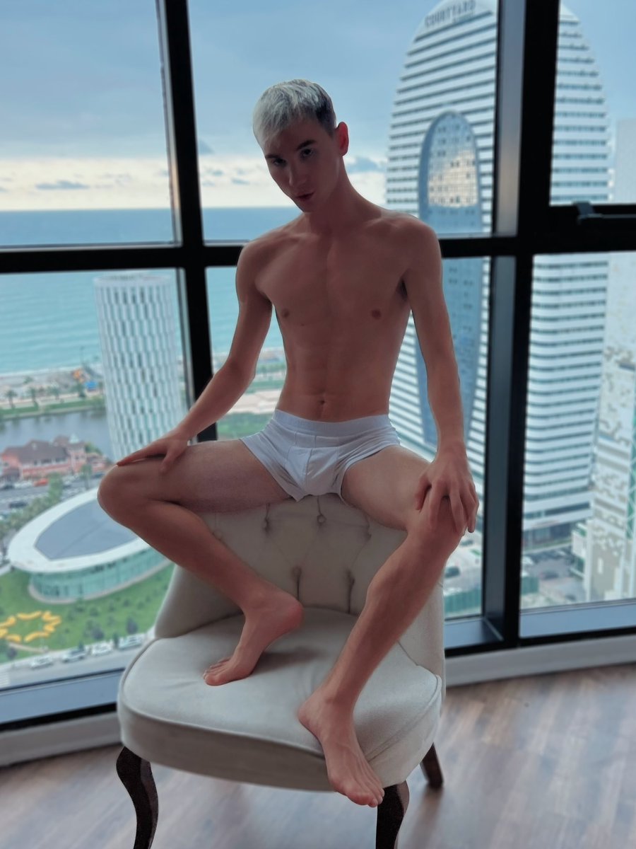 Sending a full noood to anyone who comments “hii”