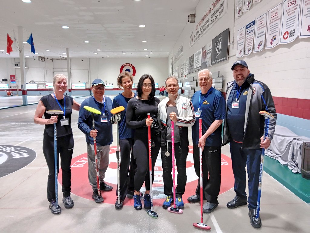 Part of the <a href="/CurlBC/">Curl BC</a> Rockslide Coach Camp at the Kelowna Curling Club this week. #summercurling #curling <a href="/kelownacurling/">Kelowna Curling Club</a> <a href="/vancurling/">Vancouver Curling</a> <a href="/MarpoleCC/">Marpole Curling Club</a>