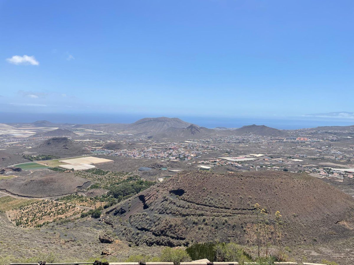 Last week with GeoIntern, we visited Mirador de La Centinela. From this high vantage point, we enjoyed breathtaking almost 360° views of southern Tenerife, just as the native Guanches once did to watch over their land and guard against pirates 🌊🗺️

#GeoIntern2024 #Tenerife