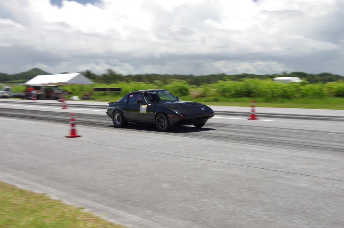 okidragrace2013's tweet image. ６月30日に開催されたドラッグレースin伊是名。暑い中熱中症になる事もなく終了しました。内地からエントリーした方々、この大会に協力して下さった関係者、会場を提供して下さった伊是名村役場の方、観戦に来て下さった皆さまのおかげでイベントが無事に成功しました。皆さま、大変お疲れ様でした。