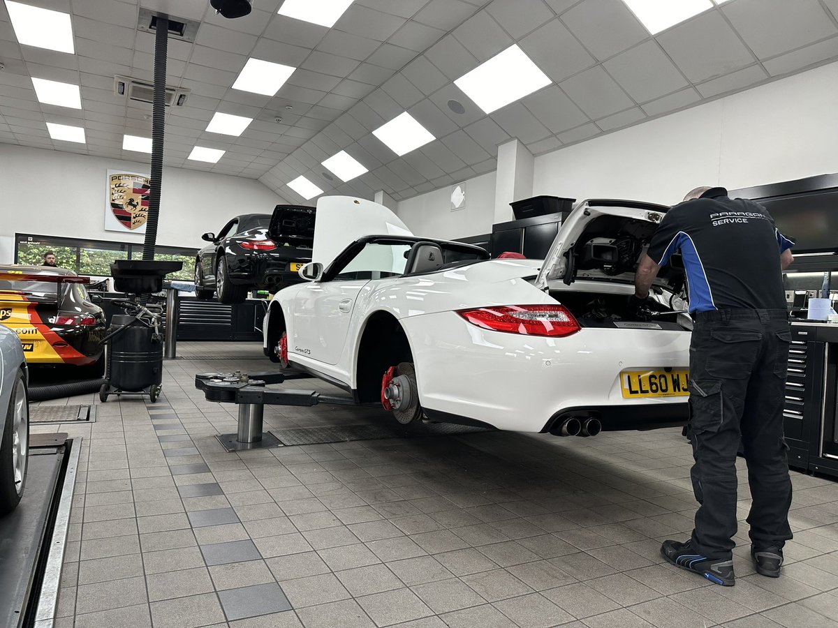 ParagonPorsche's tweet photo. Paragon Today! #tuesday 🔵

Date: Tuesday 9th of July 2024
Weather: Overcast  
Temp: 17°C

#Paragon #Porsche #showroom #service #workshop https://t.co/Of9r5HunAL