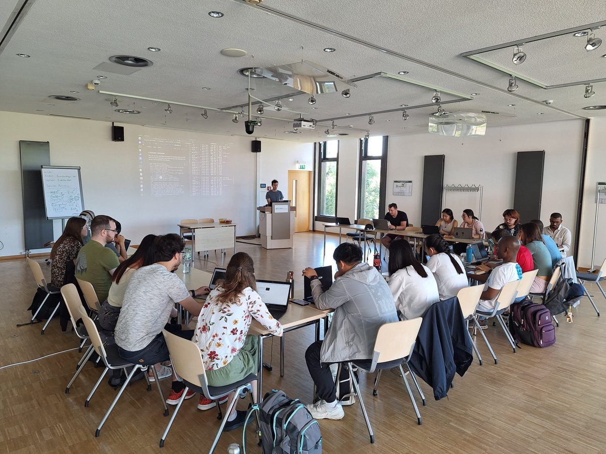 ulisses_rocha's tweet image. Kicking off Day 2 of our annual summer school on: 

&quot;Trends in #MultiOmics Analyses for #MicrobialEcology and #Biotechnology.&quot;

We are hosting 20 young scientists and are eager to help them learn and grow! 
@UFZ_de @UniLeipzig @NFDI4Microbiota @HIDAdigital @Ai4Pep @helmholtz_ai