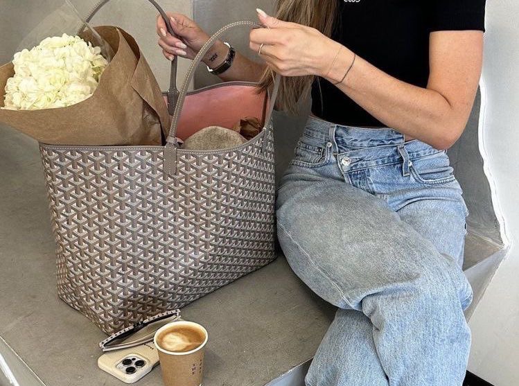 wandervoyage's tweet image. Tuesday’s pick-me-ups ☕️🩶