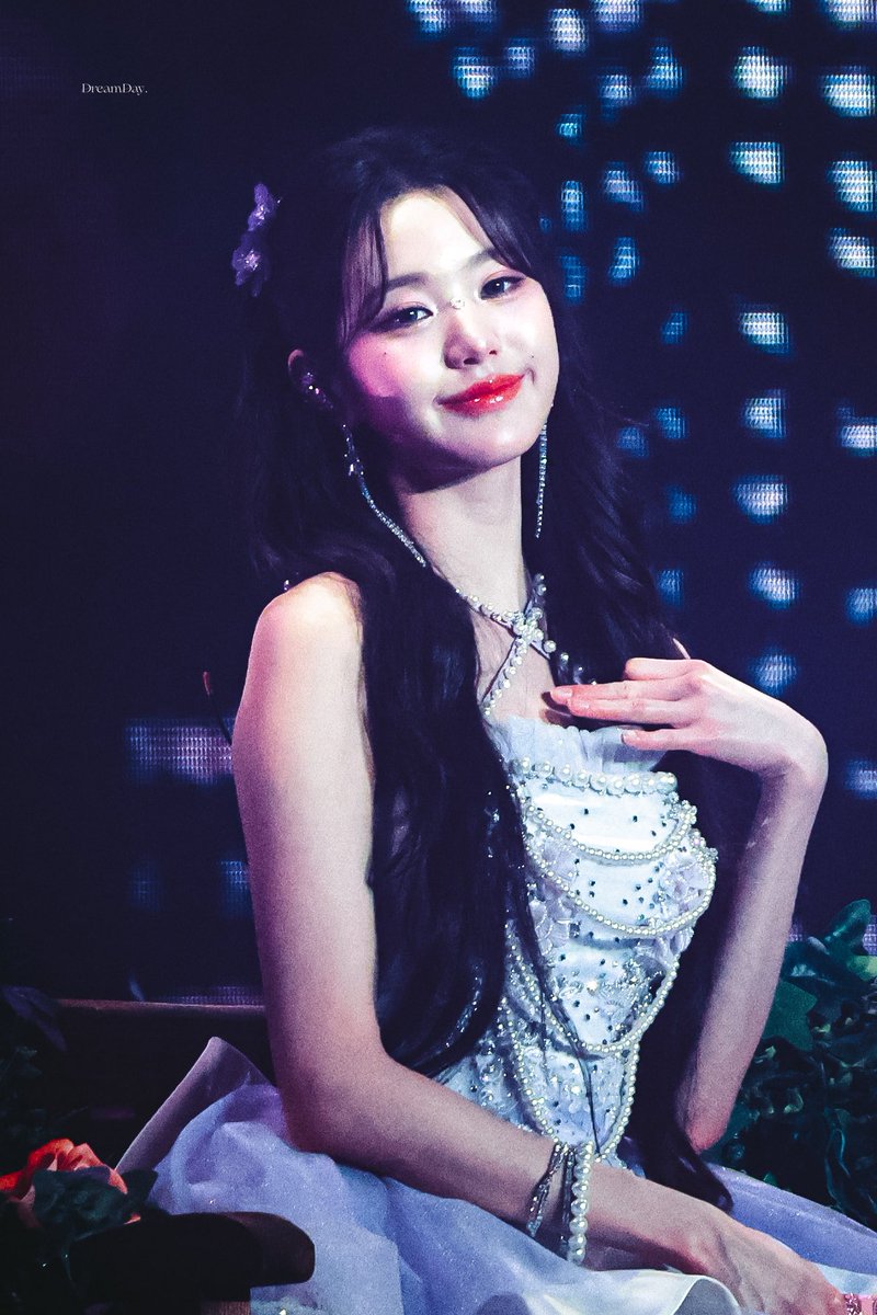 04_08_31_'s tweet photo. 240706 🌹

 #IVE #아이브 #원영 #장원영 #JANGWONYOUNG @IVE_twt https://t.co/8jMlafElpN