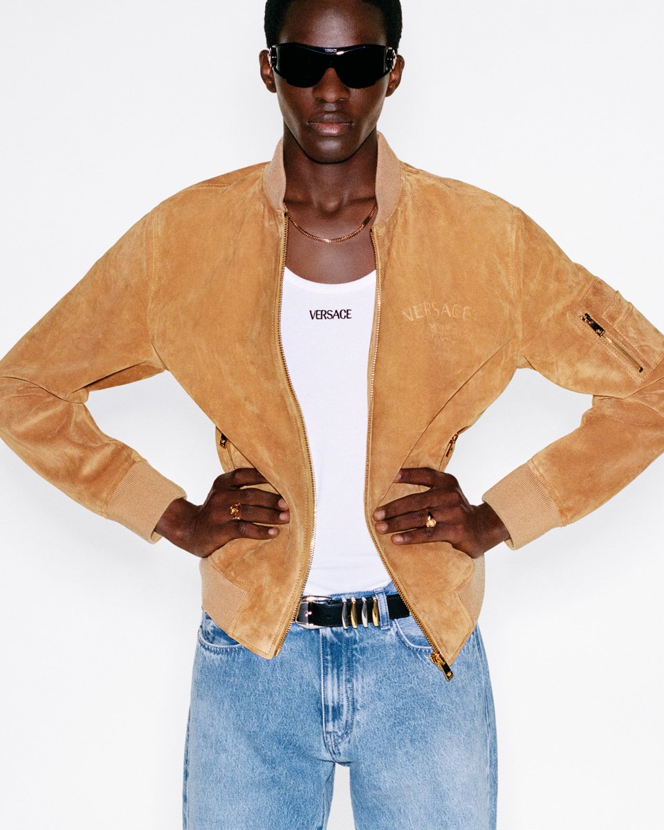 Ready-to-wear labelled Versace for #VersacePreFall24

Now at e-versace.com/Prefall2024
​​​
#Versace