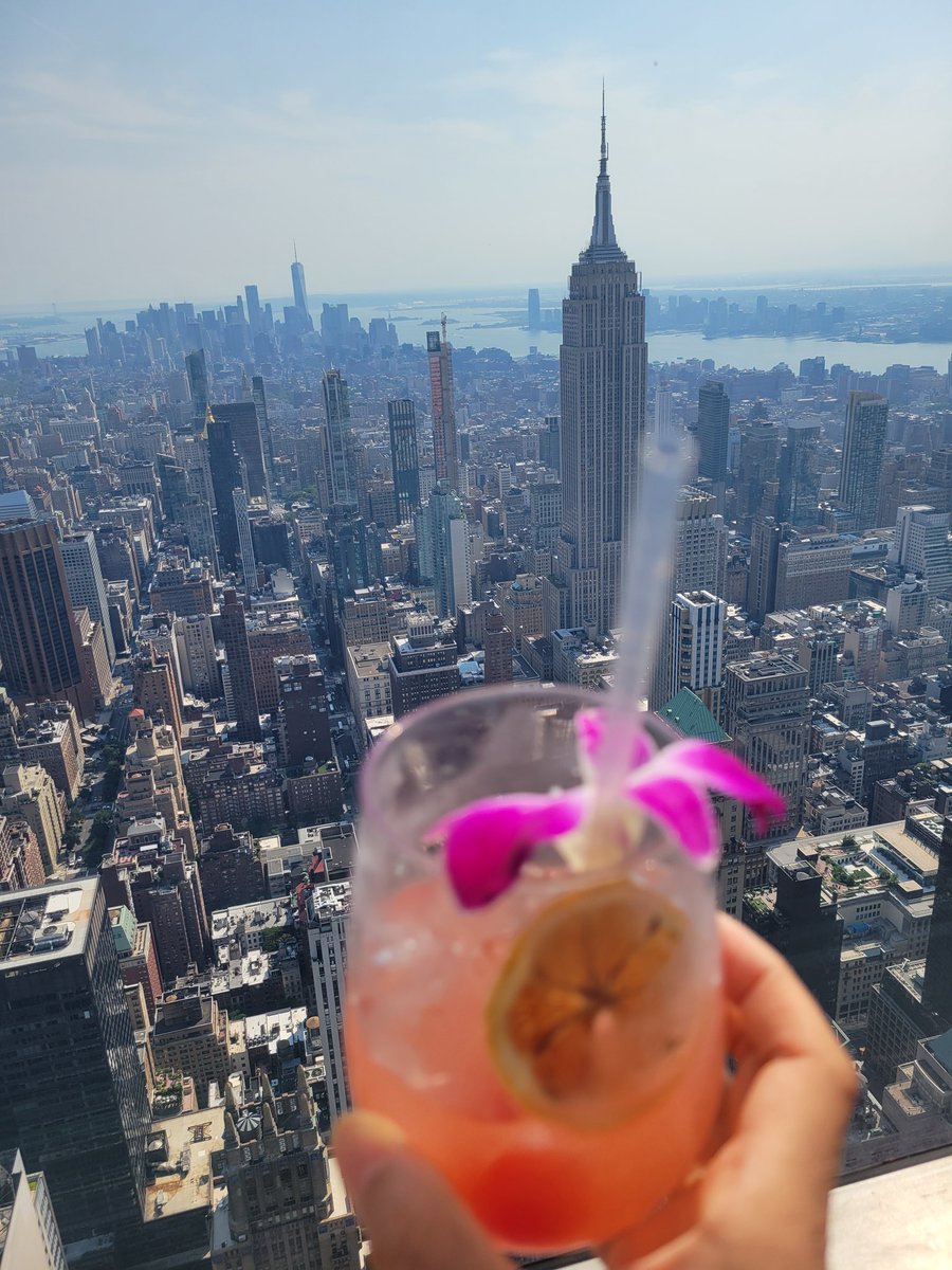 Chacha970330P's tweet photo. #summitov #NewYork https://t.co/eT0hOhk2Au