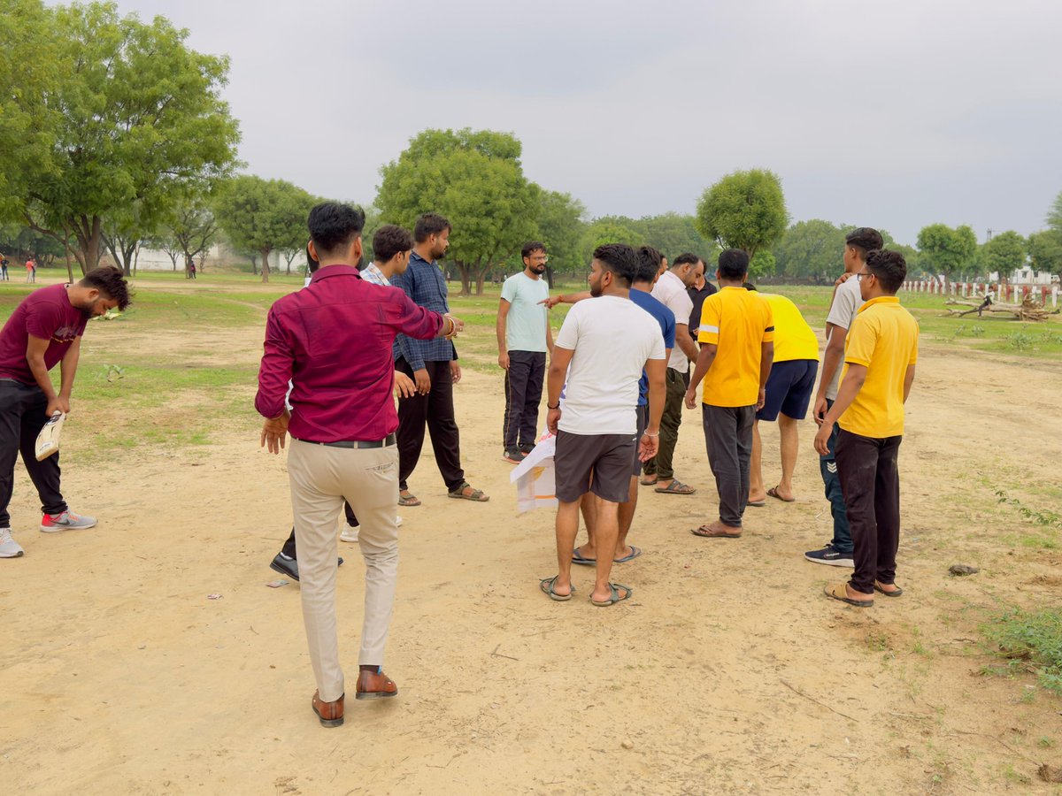 AnnyBhandeda's tweet photo. अखिल भारतीय विद्यार्थी परिषद दौसा इकाई द्वारा #ABVP के 76वें स्थापना दिवस एवं राष्ट्रीय विद्यार्थी दिवस एवं 9 जुलाई स्थापना दिवस की पूर्व संध्या पर  क्रिकेट प्रतियोगिता 2024 का कार्यक्रम आयोजित किया गया। https://t.co/1W5179IHS5