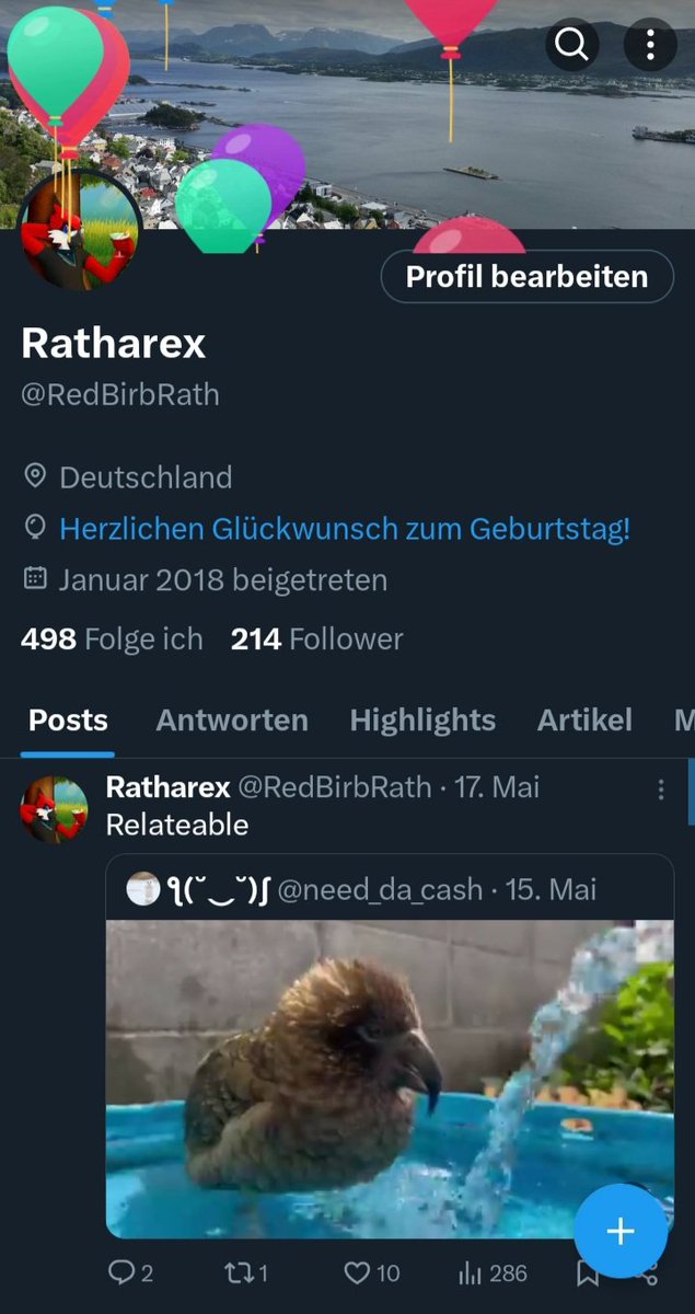 Here we are again another year up the ladder however this time it's the big 3 and 0 as the invasion of the balloons is taking place.
30 years, i still kind of can't really believe it. Here's to many more years to come i guess. *does a little bird dance*