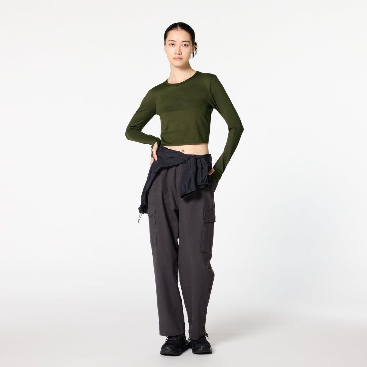UniqloThailand's tweet image. สัมผัสความสะดวกสบายและความทันสมัยกับกางเกงผ้าเจอร์ซี่คาร์โก้ กางเกง Unisex ที่ผู้ชายใส่ได้ ผู้หญิงก็ใส่ดี ด้วยเนื้อผ้านุ่มลื่นและดีไซน์ที่ตอบโจทย์ทุกการสวมใส่ในชีวิตประจำวัน

ช้อปเลย! s.uniqlo.com/wm_jersey-carg…

#UniqloThailand #UniqloPants #กางเกงขายาว