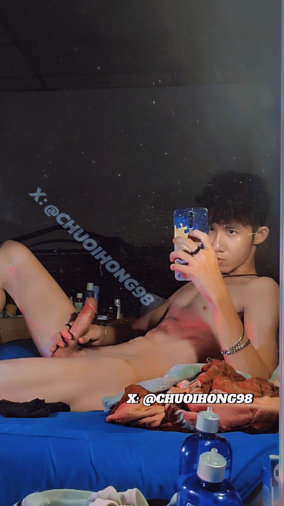 Kẻ biến thái và cây vũ khí của hắn ta 🤤