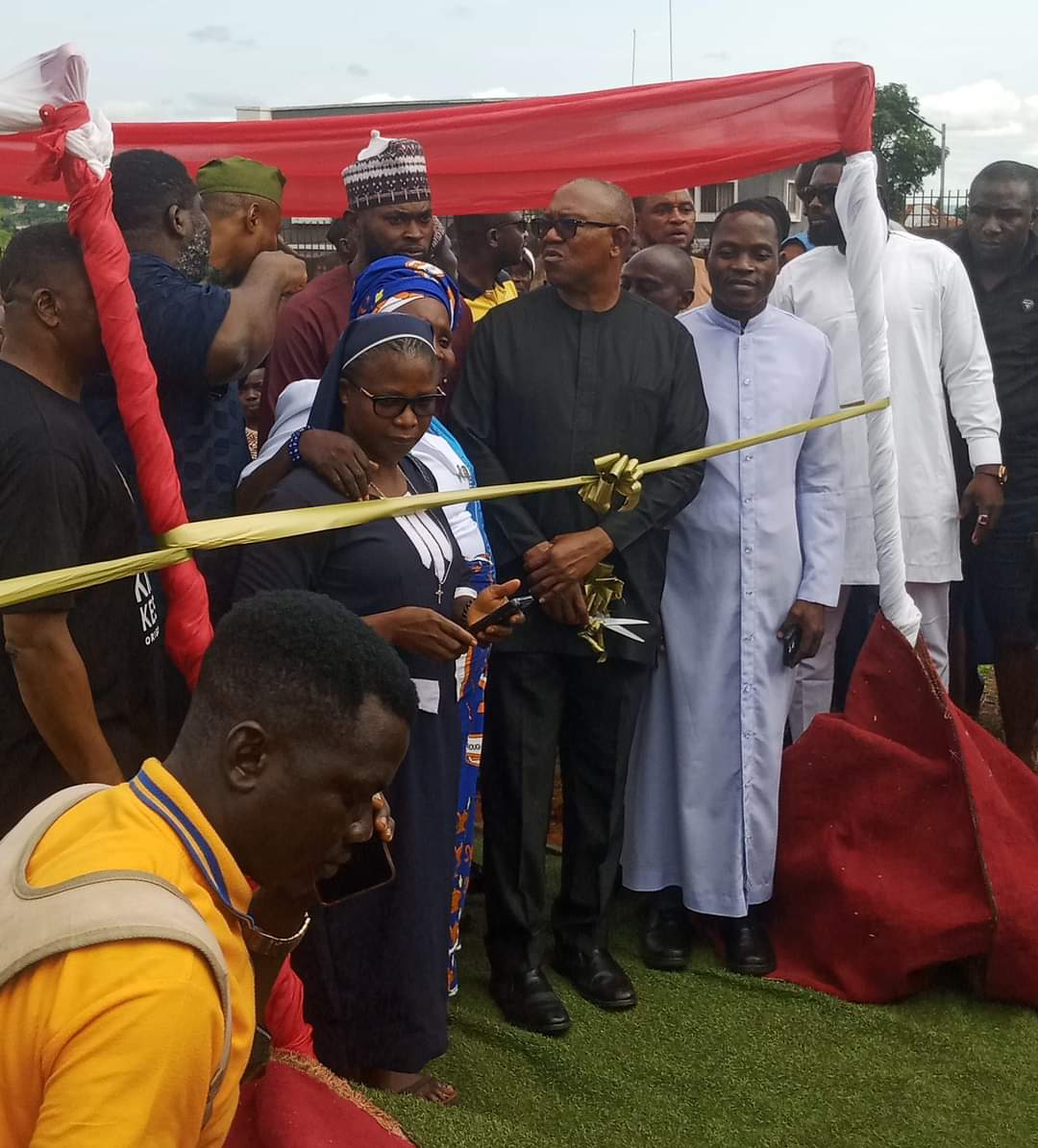 eboh_robert's tweet photo. @PeterObi was at Ogaji in Ankpa LGA, Kogi State along High Chief Peter Ameh.  
He commissioned a water project for the community. He also stopped over in my community Okpo.
The visit is part of his "Thank You Visit" to various communities in Nigeria. I'm beginning to love Obi https://t.co/OwubjDuQcb