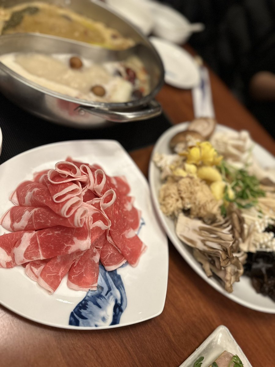 papapapanda_cha's tweet photo. ゆるーくP活
火鍋だーいすき🧄💋💋💋

ご飯だけで3は、ありがたいねん https://t.co/Sk5EYcvu5u