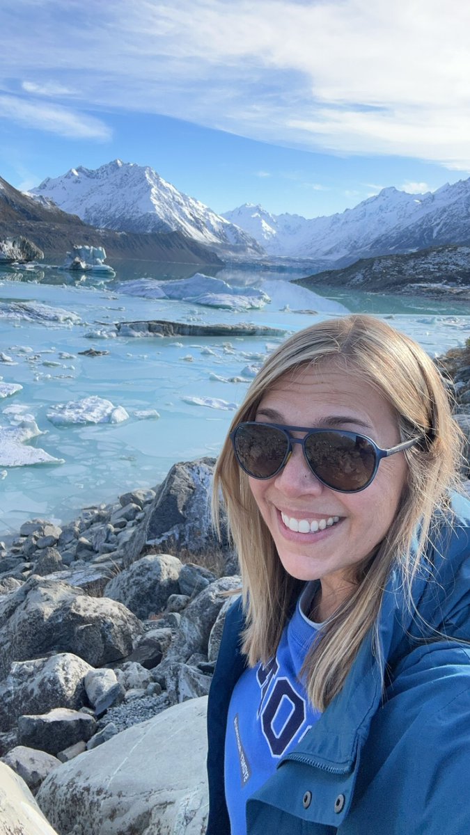 aliciaknight8's tweet photo. New Zealand glacier adventure and country 65 for me 😍🇳🇿 #Nonrevlife #Travel https://t.co/PPN0kdBIsD
