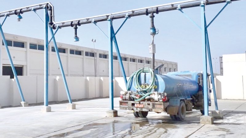 الاخوة الكرام اصحاب صهاريج المياه بالولاية . ردا على مطالبكم حول تمديد ساعات العمل بمحطات المياه وبعد اجتماع سعادة المحافظ بمدير مشاريع بشركة نماء لخدمات المياه.
حيث تم اقرار فتح محطات التعبئة لمدة ٢٤ ساعه اعتبارا من بداية شهر سبتمبر ٢٠٢٤م