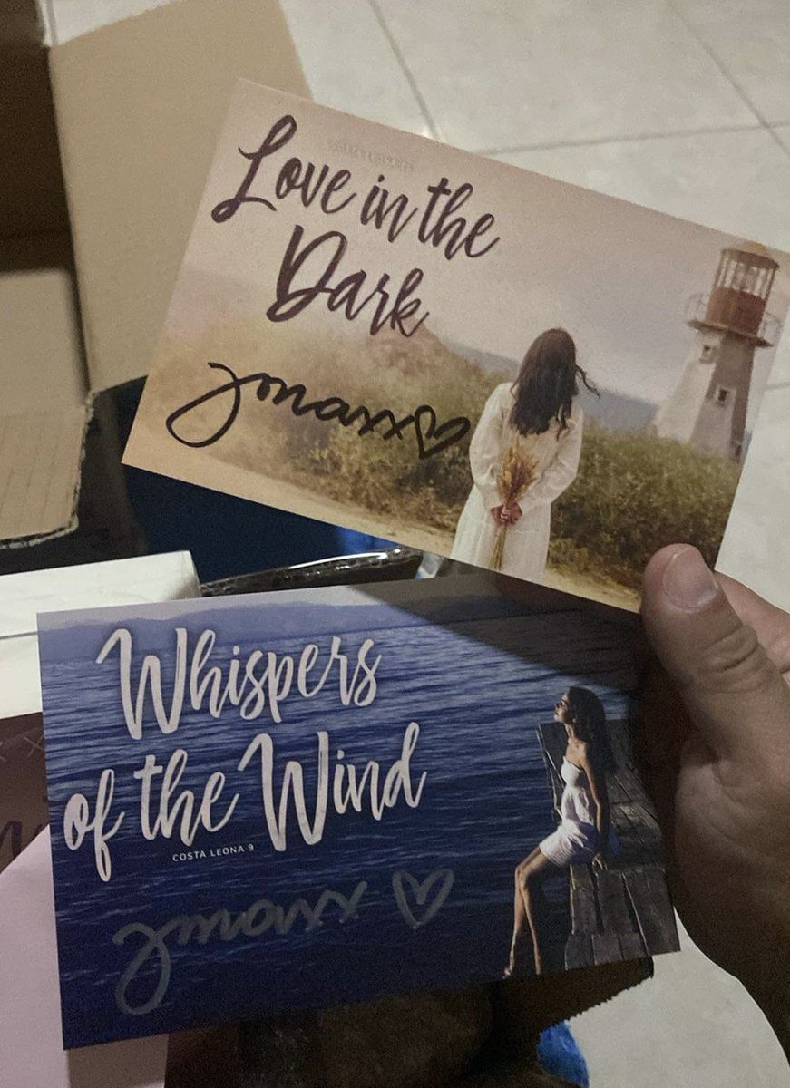 omg! my first jonaxx books is already arrived!!😍