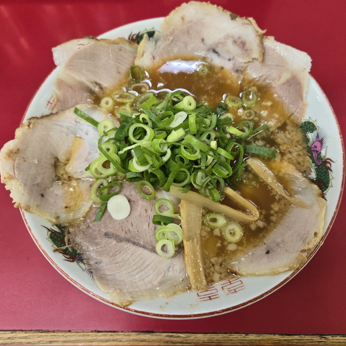 dqx_tetsu's tweet photo. お昼は銀閣寺の近くの｢しらかわ｣でチューシューメンを食べたよ🐸🍜
#ランチ
#中華そば
#ラーメン
#チャーシューメン 
#しらかわ
#京都ラーメン https://t.co/1Sae4H8xTr