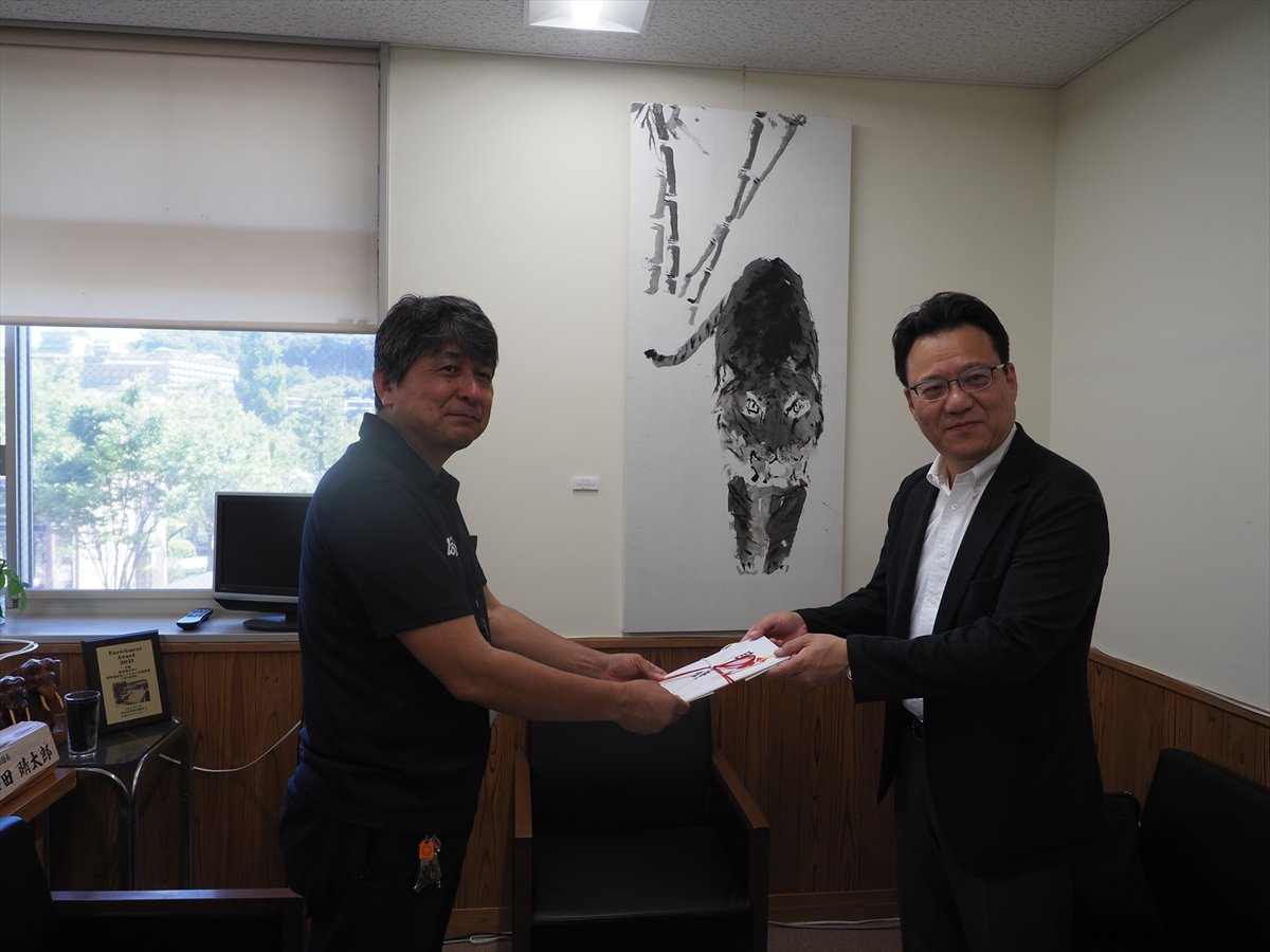 kyotoshidoubut1's tweet photo. 飼育員ブログ「ご支援ありがとうございます【住友大阪セメントさま】」更新しました。
https://t.co/kAFe9jJTJZ
#京都市動物園 #kyotocityzoo #住友大阪セメント #支援 #ツシマヤマネコ #繁殖プロジェクト #寄付 #sumitomoosakacement #support #breedingproject https://t.co/5egkvQr7Ic