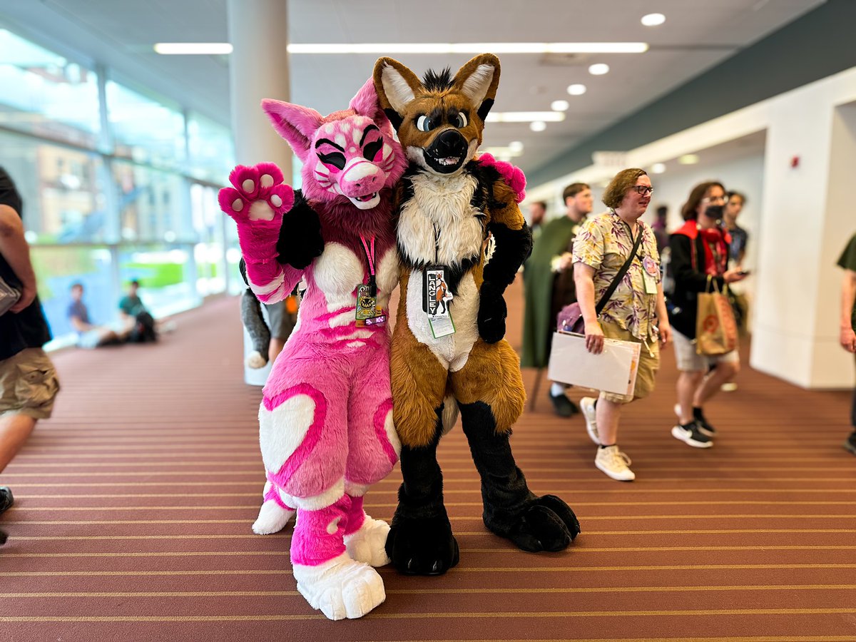belovedfuzzball's tweet photo. Had an absolute blast at Anthrocon this year!! Not only was it my first Furcon but bringing sweet tooth out for her to meet everyone was absolutely fantastic!! 

#Anthrocon #Anthrocon2024 #furry #fursuit https://t.co/MKMpKr2GCg