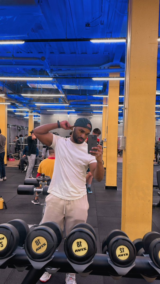 edgarantu29's tweet photo. Comienza a hacer efecto el gym 🔱 https://t.co/lH8GpOZK9l