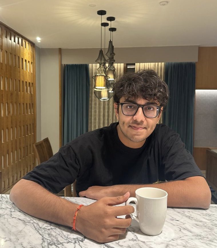 ShamsherSLive's tweet photo. Yash Pratap Singh Dimpled and Delighted. When he smiles,his dimples steals the Show. Today #NationalDimplesDay we must admire those who have an adorable natural indentation known as the dimple.Only 20-30% of the entire world population has dimples. #HappyDimplesDay #Dimples @natdimplesday