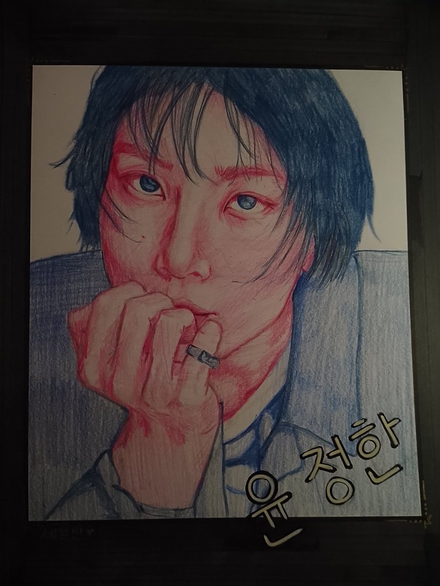 Palopieee's tweet photo. I've been into Seventeen these days, they got me learning korean. 

My bias is Yoon Jeonghan. I tried drawing him, I'll do my best next time ☺️☺️

I might draw other members too. 

#SVT #JEONGHAN #art #drawingart #Kpop 🩷🩵 @pledis_17 @Jjongjjongie_ph https://t.co/6lHrtxXe81
