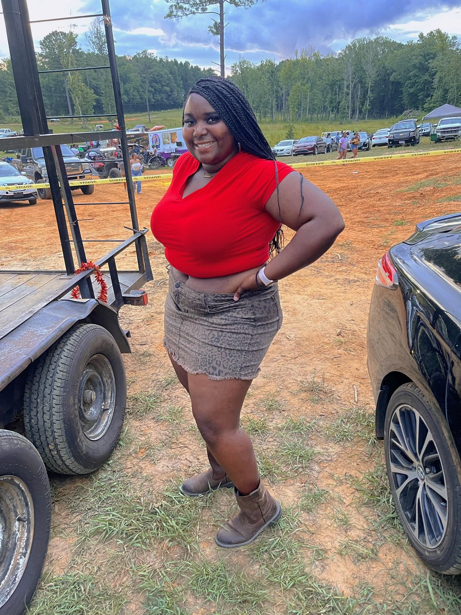 JustCallMe_Zi's tweet photo. Trail Ride Shawty🐎❤️‍🔥 https://t.co/OHrRSy9RWP