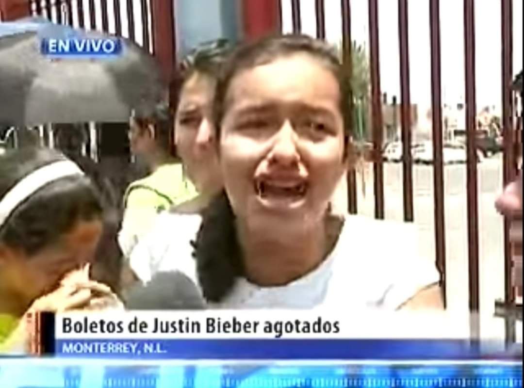 tenderquokka's tweet photo. Perdón por burlarme de ti niña que lloró por no alcanzar boleto para el concierto de Justin Bieber, yo voy a estar igual si no alcanzo uno para ver a mis skz https://t.co/bI5hnn1YjK