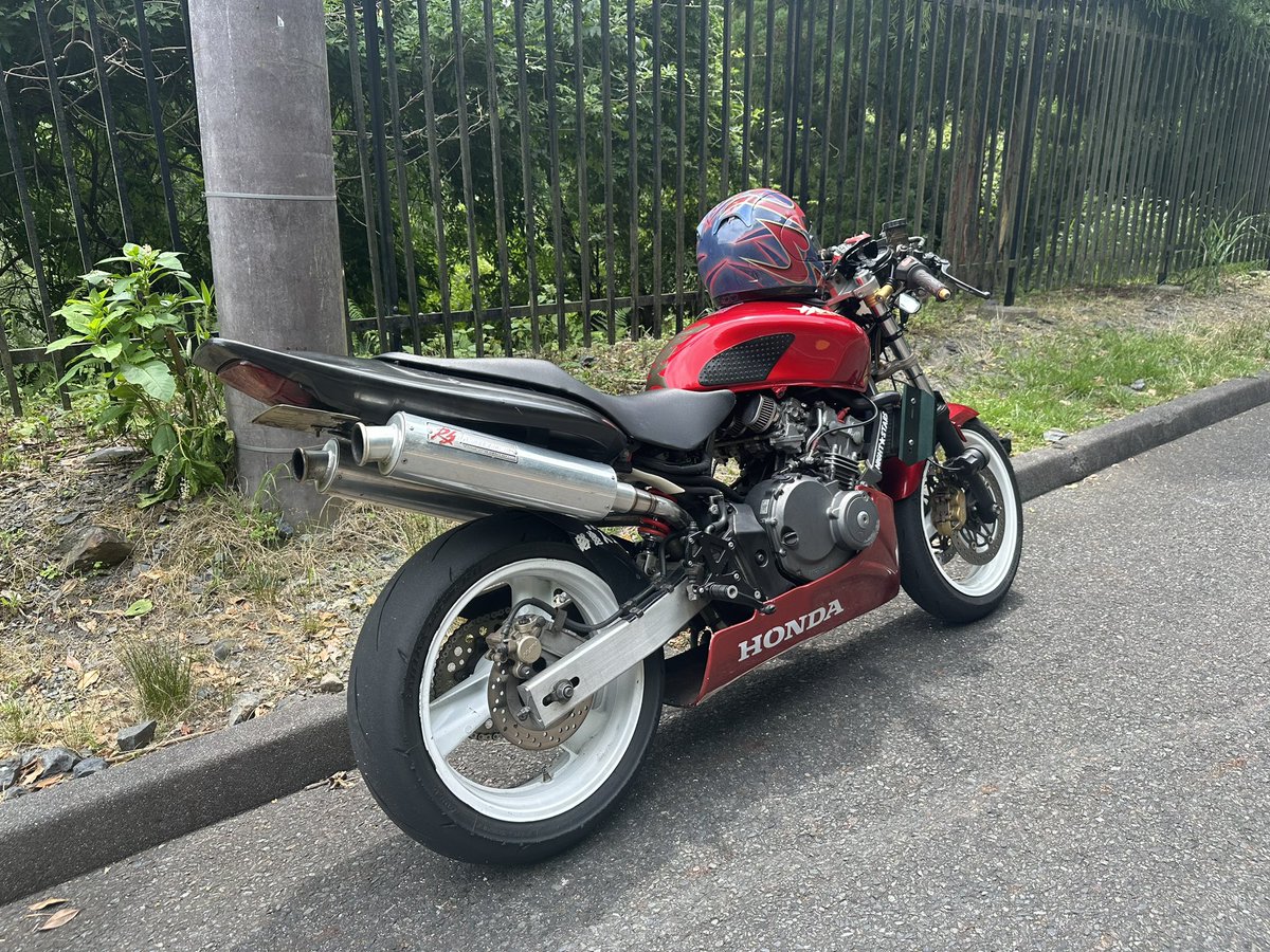 akaihonenn's tweet photo. ヘルニア痛すぎて走れたもんじゃない https://t.co/idl6MYZsAK