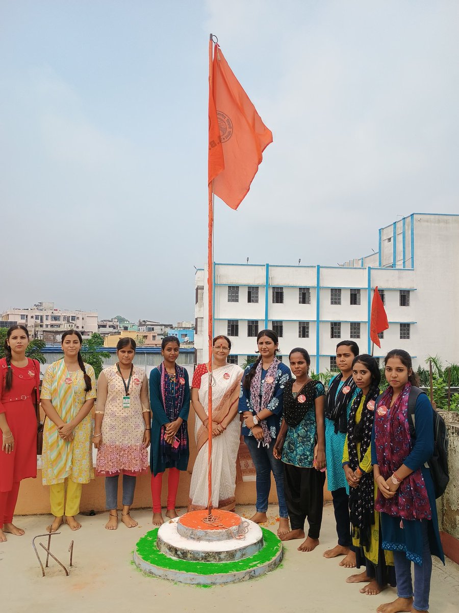 northbiharabvp's tweet photo. अभाविप के 76वें स्थापना दिवस के अवसर पर प्रांत कार्यालय मुजफ्फरपुर में क्षेत्रीय छात्रा कार्य प्रमुख डॉ. ममता कुमारी जी द्वारा झंडोत्तोलन किया गया। मौके पर मुख्य रूप से प्रांत कोषाध्यक्ष डॉ. चौधरी साकेत एवं प्रांत सह मंत्री साक्षी प्रिया उपस्थित रहे।
#ABVP75
#NationalStudentsDay https://t.co/c5d7MLtMOU